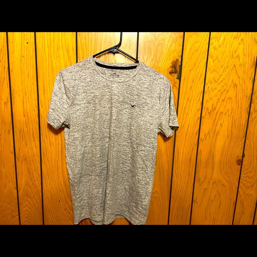 Hollister t-shirt